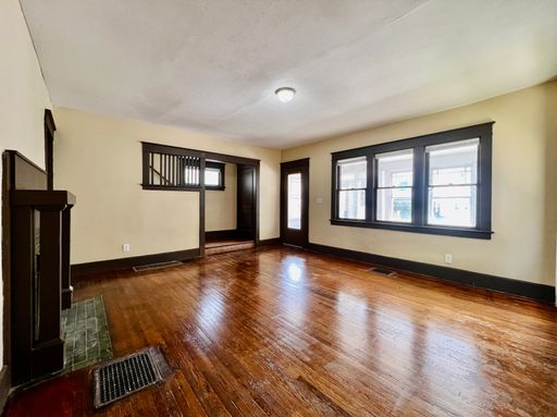 Listing photo thumbnail