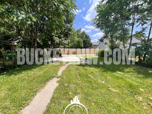 Listing photo thumbnail
