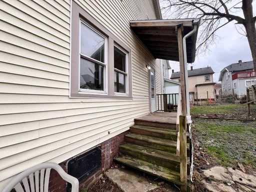 Listing photo thumbnail