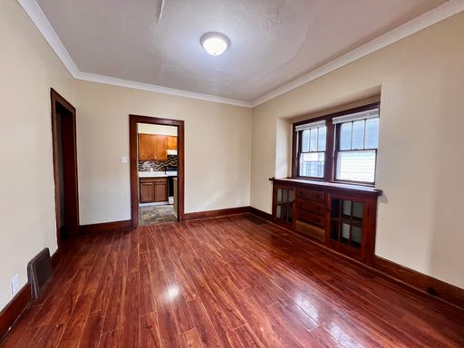 Listing photo thumbnail