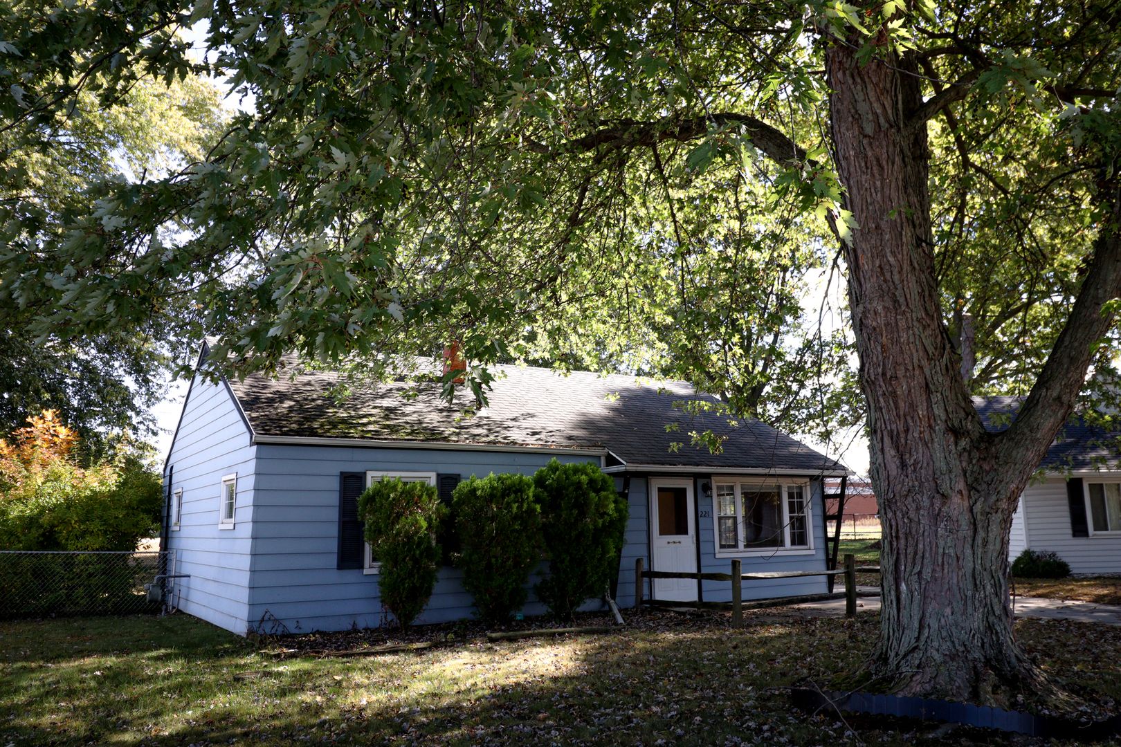 Toledo House: 221 Melamad Ct