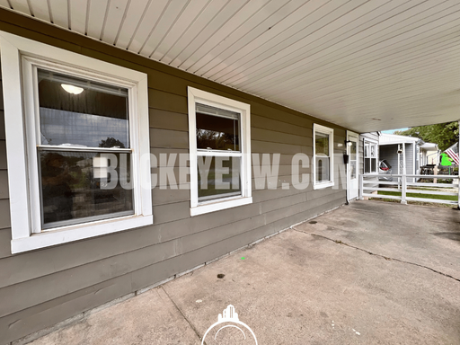 Listing photo thumbnail