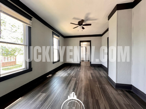 Listing photo thumbnail