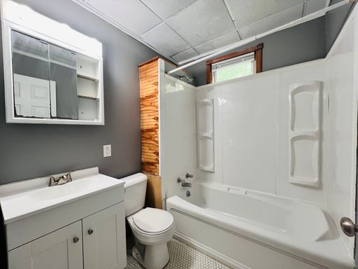 Listing photo thumbnail