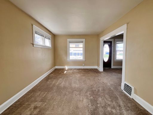 Listing photo thumbnail
