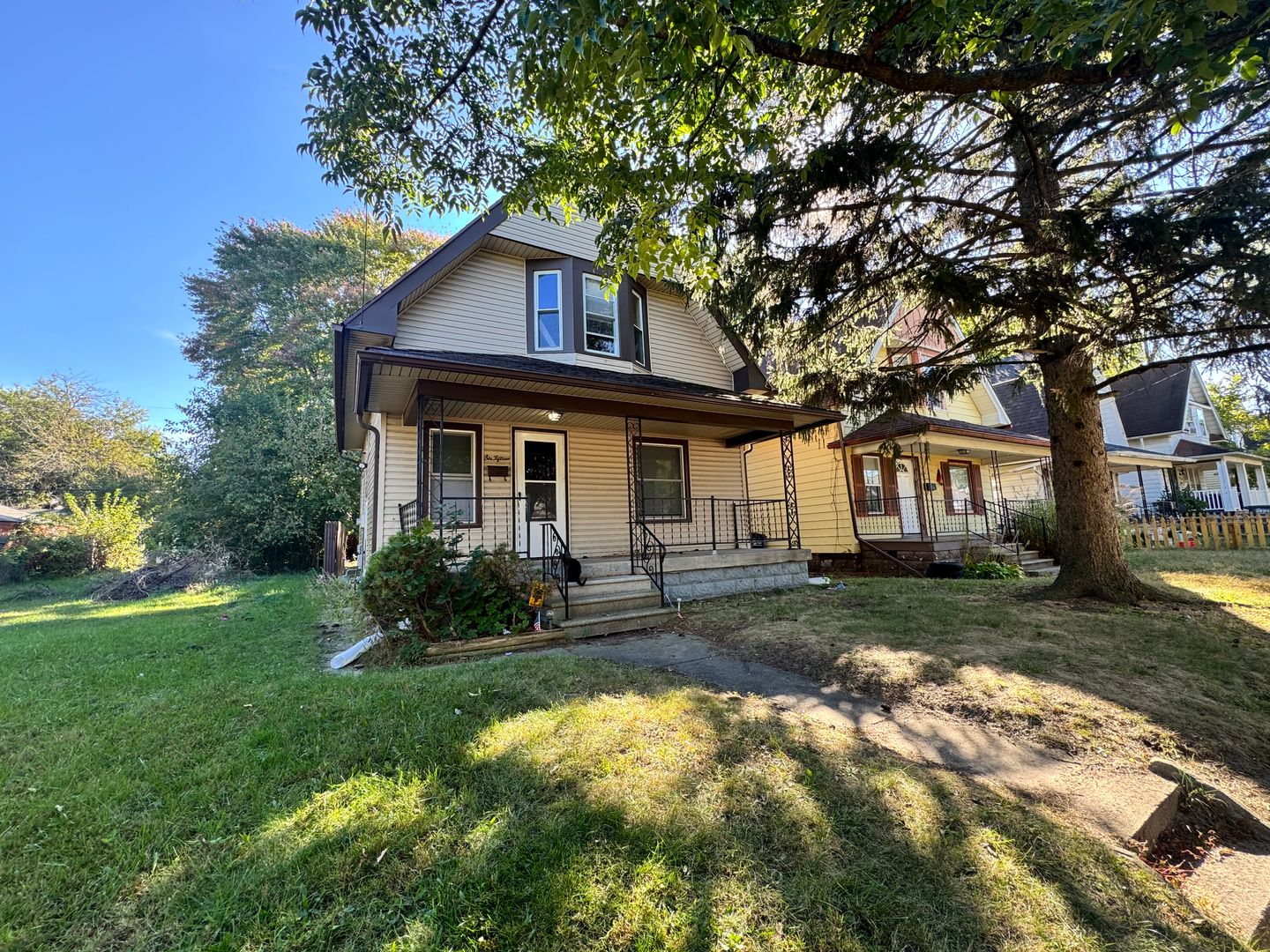 Toledo House: 615 Nicholas St