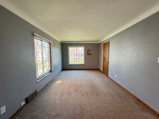 Listing photo thumbnail