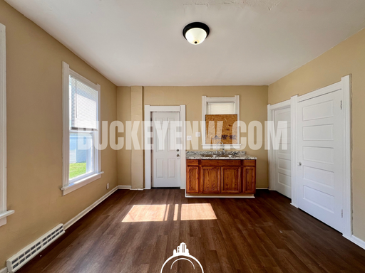 Listing photo thumbnail