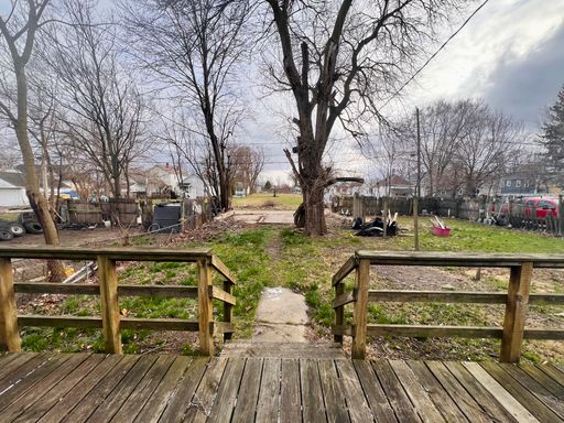 Listing photo thumbnail