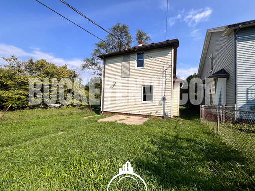 Listing photo thumbnail