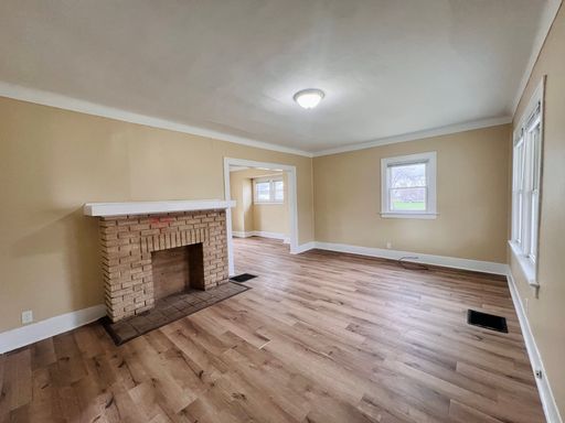 Listing photo thumbnail