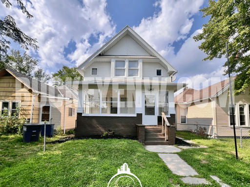 Listing photo thumbnail
