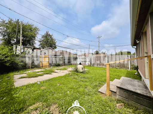 Listing photo thumbnail