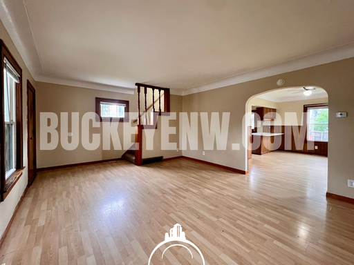 Listing photo thumbnail