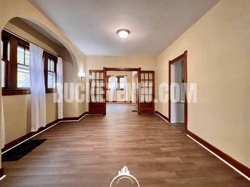 Listing photo thumbnail