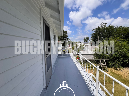Listing photo thumbnail