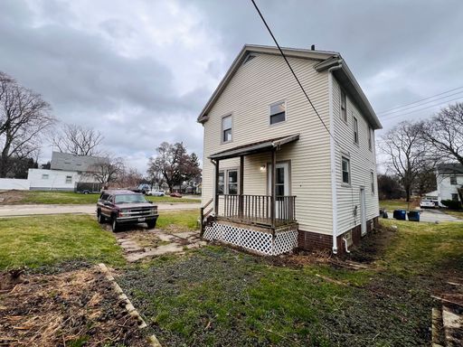 Listing photo thumbnail