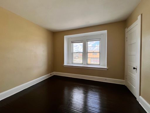 Listing photo thumbnail