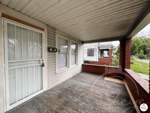 Listing photo thumbnail