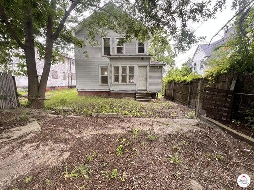 Listing photo thumbnail