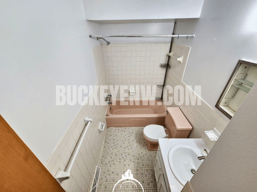 Listing photo thumbnail