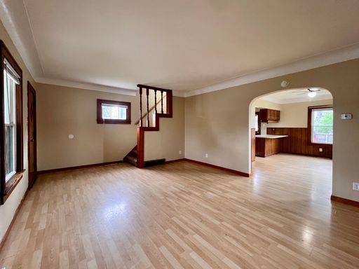 Listing photo thumbnail
