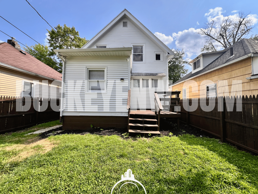 Listing photo thumbnail