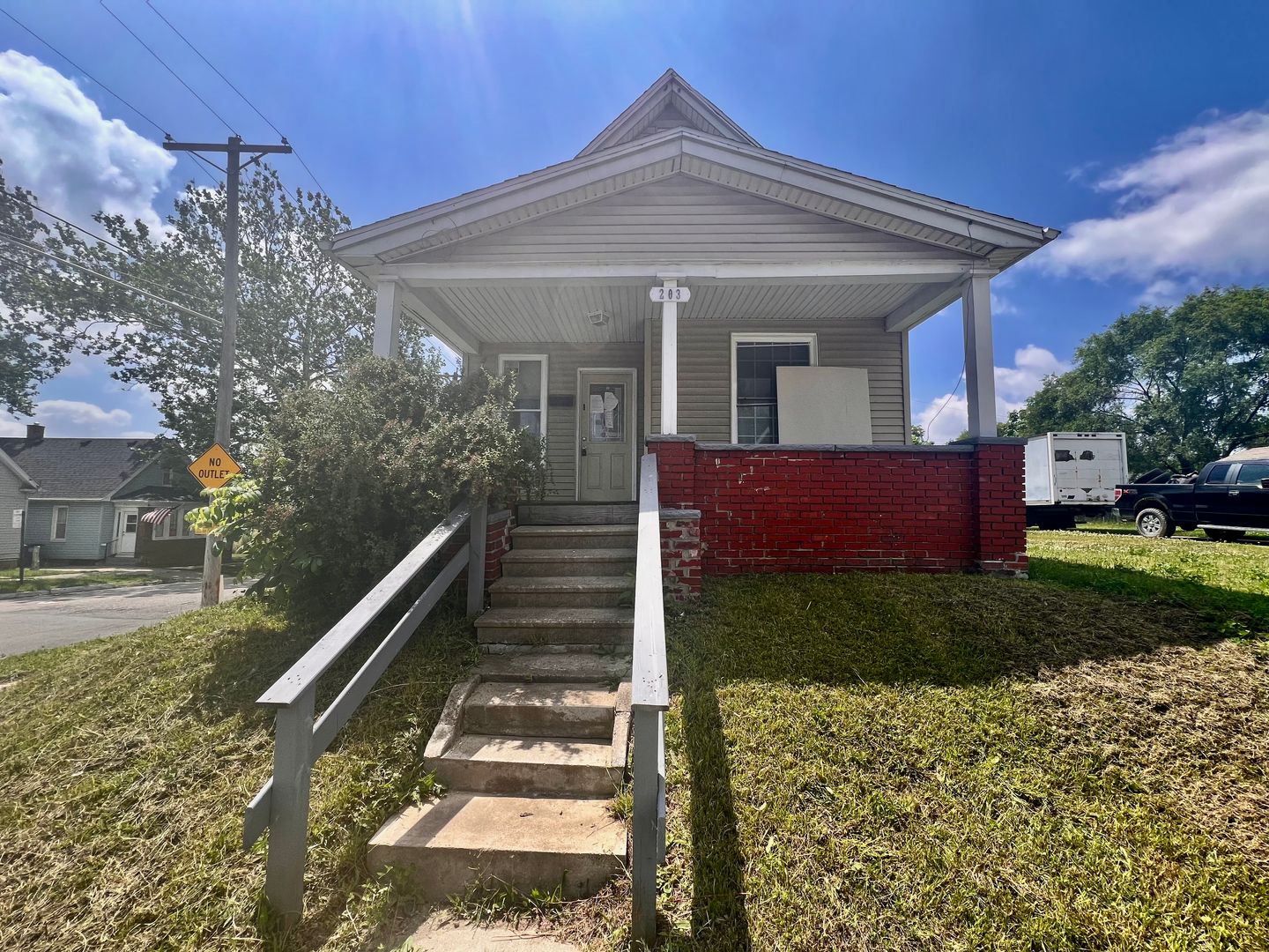 Toledo House: 203 South Ave