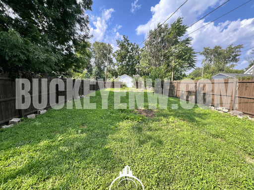 Listing photo thumbnail