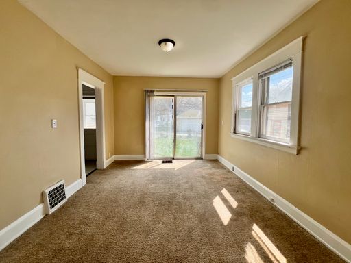 Listing photo thumbnail