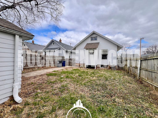 Listing photo thumbnail