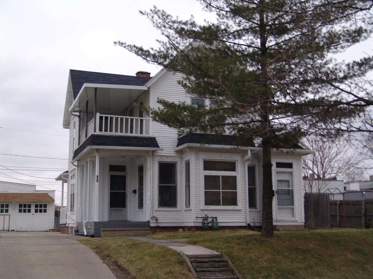 Toledo Apartment: 617 Euclid Ave