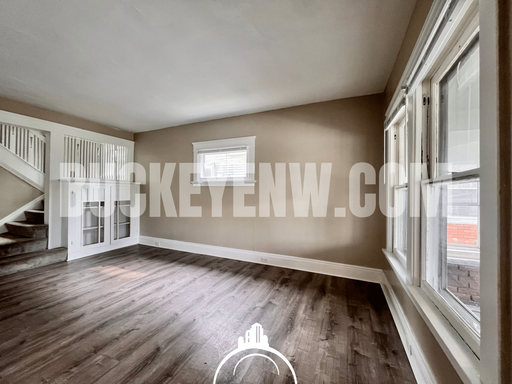 Listing photo thumbnail