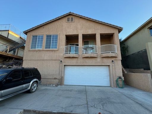 4 Bedroom Home on Riverfront with Balcony Patio – photo 1