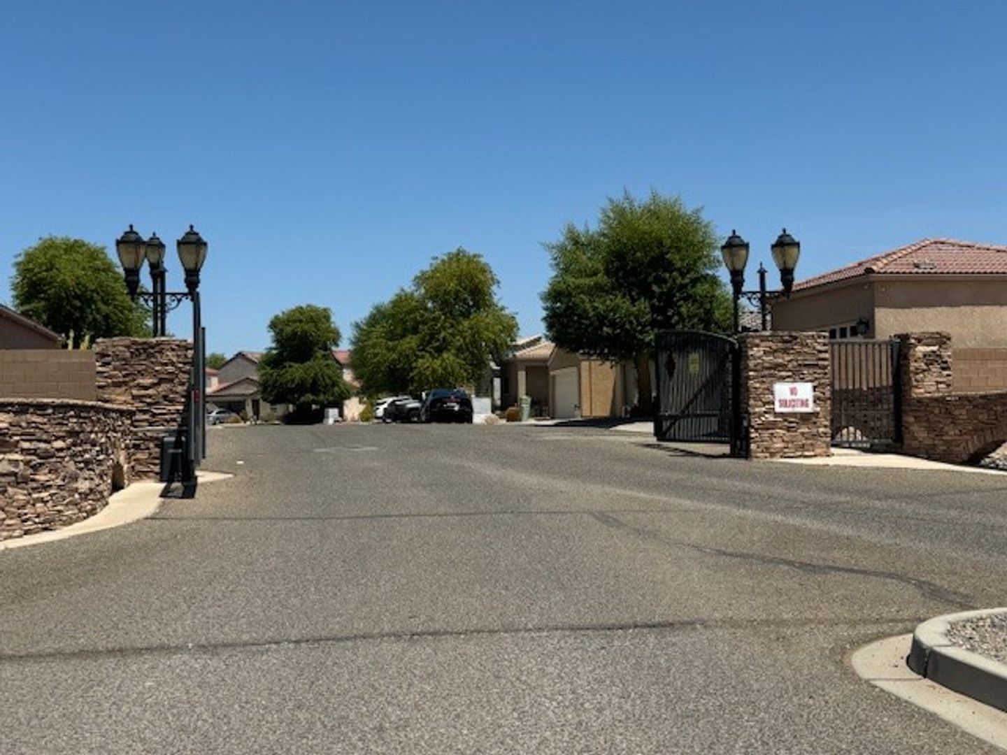 Bullhead City House: 2377 Cottonwood Dr