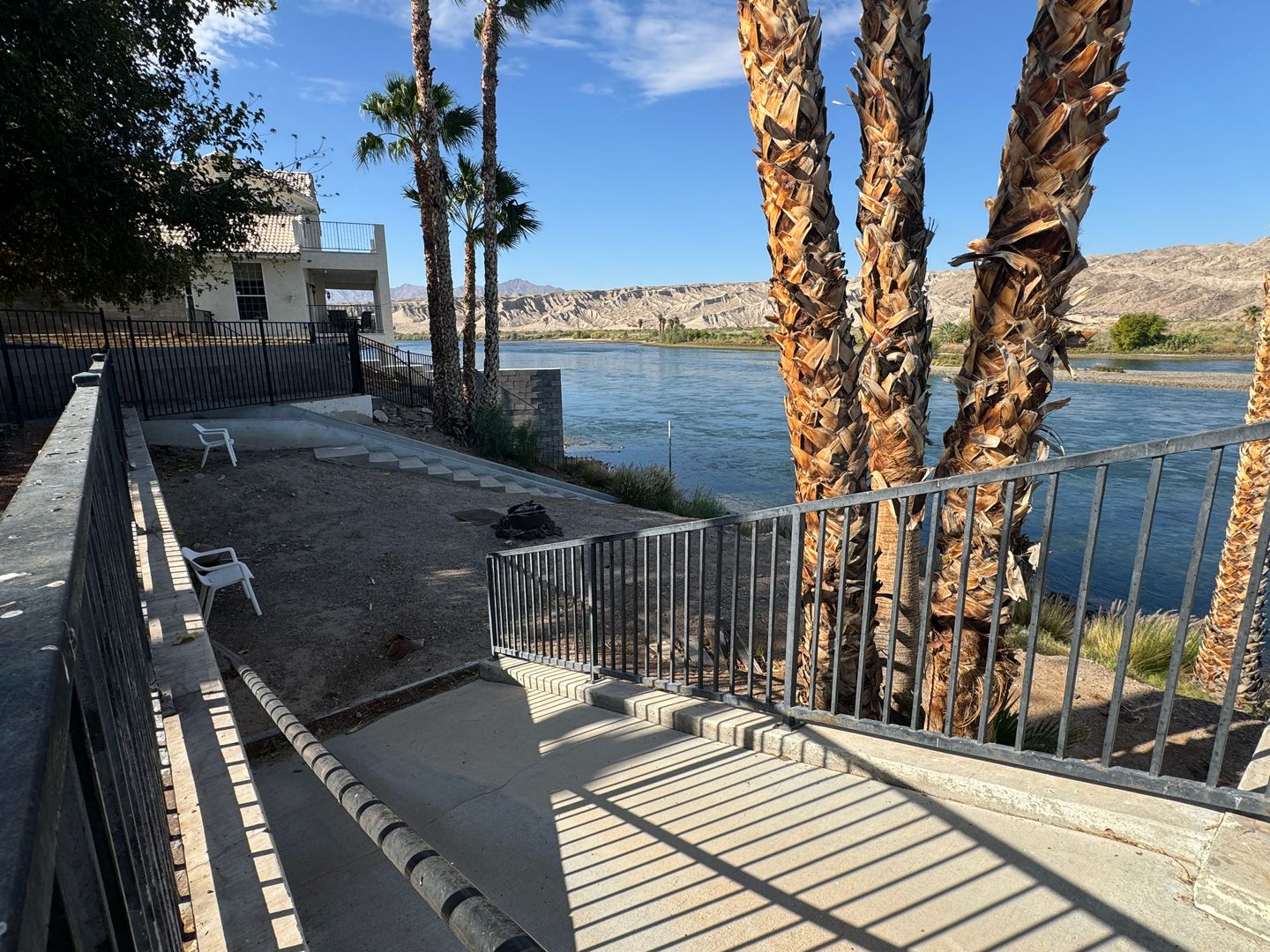 Bullhead City Condo: 201 Riverfront Dr #2