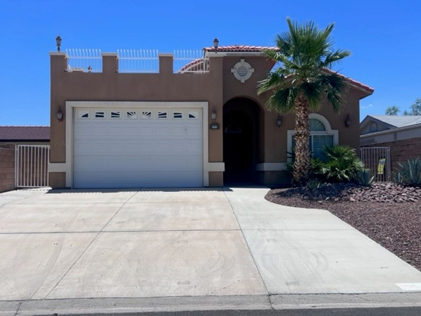 Bullhead City House: 840 Riverfront Dr.
