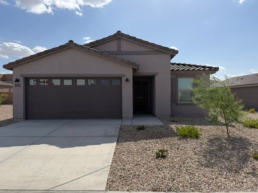3BR, 2BA Brand New Laughlin Ranch Home-Bullhead Parkway – photo 1