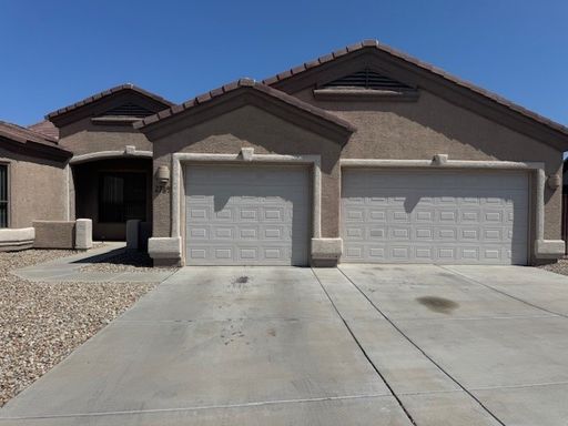 3 Bedroom Exec Home Bullhead Parkway close to River/golf, fenced yard and "Boat Deep" Garage – photo 1