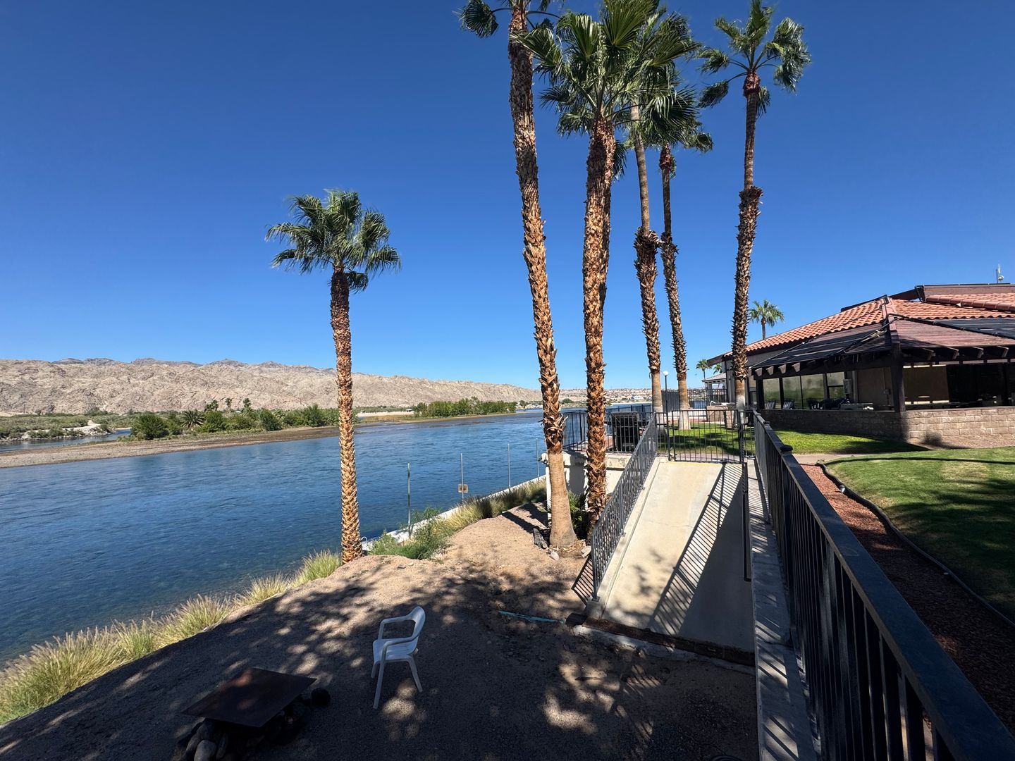Bullhead City Condo: 201 Riverfront Dr #4