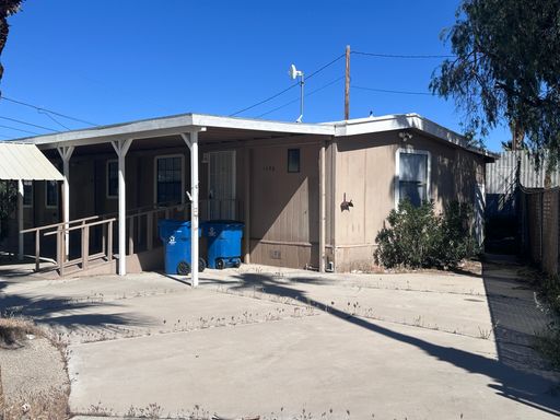2br 1Ba Home with large Gated Patio Front/Rear yard plus garden area – photo 1