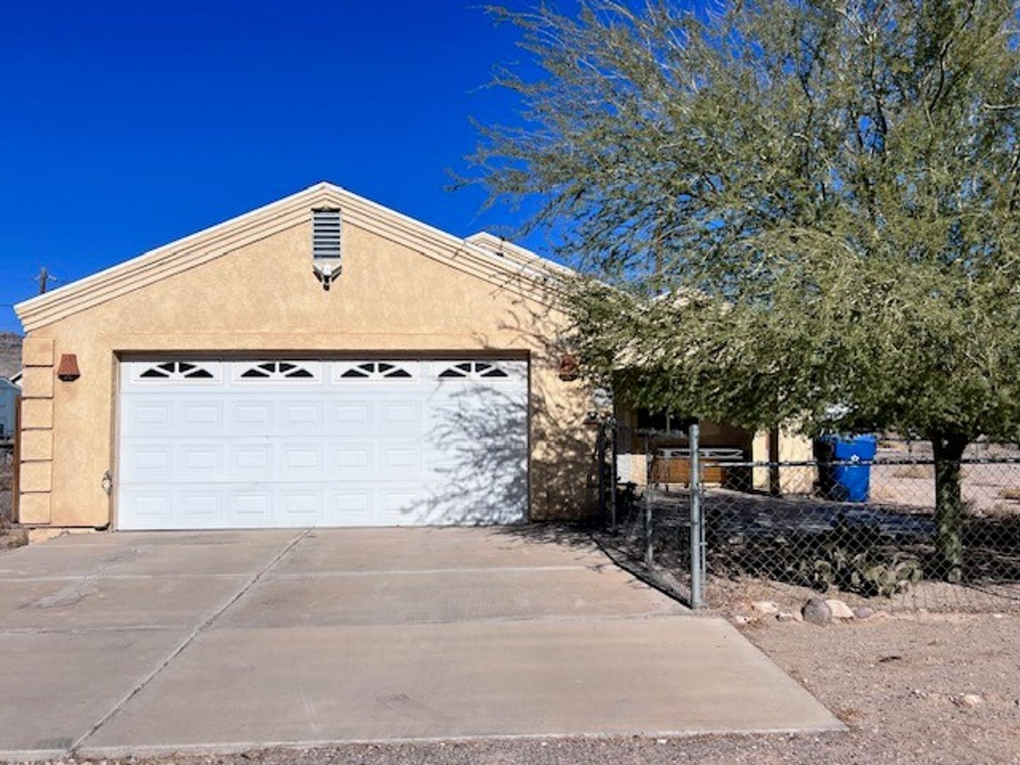 Bullhead City House: 335 Riverwood Ln