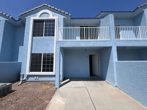 2BR 2Ba 2 Story Townhome w/Garage,1 Block to Colorado River – photo 1