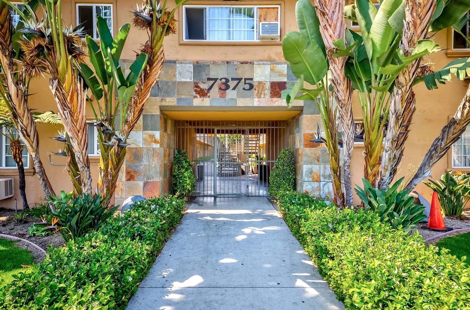 Buena Park Apartment: 7375 9th Street