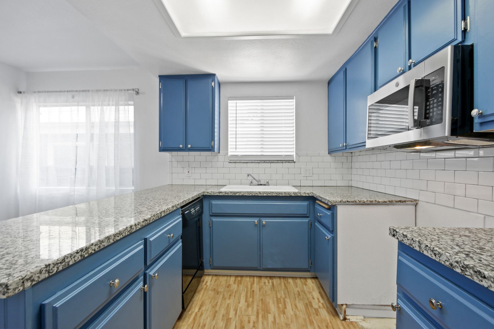 San Pedro Apartment: 678 W 16th St