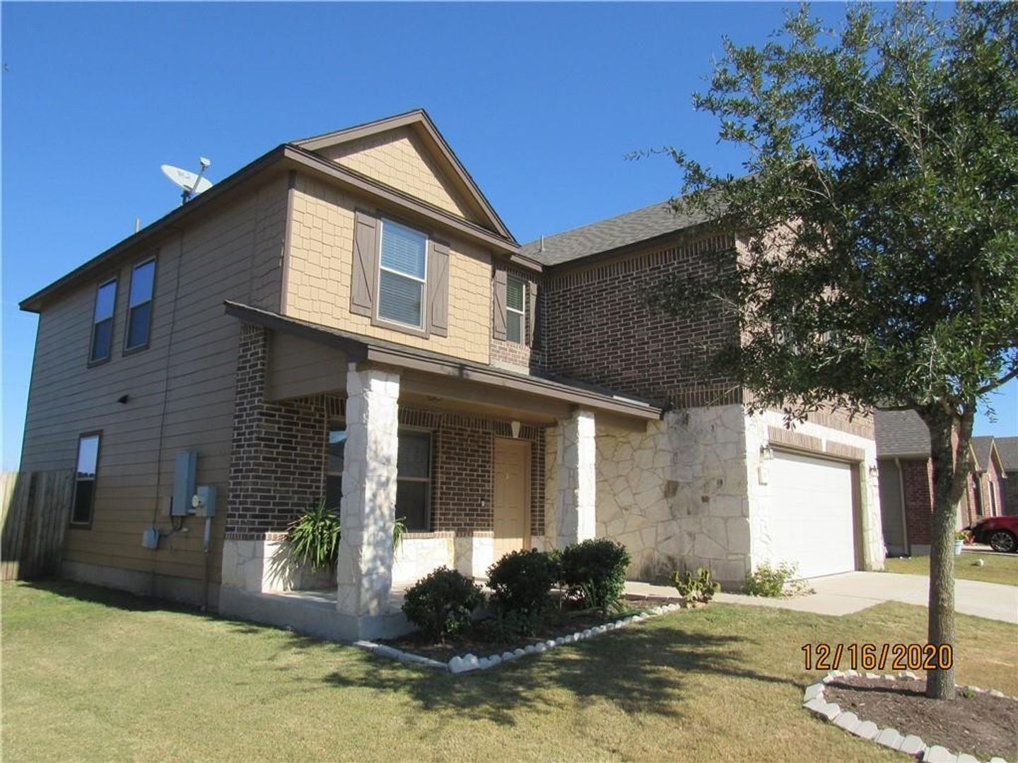 Hutto House: 110 Carrington Ln