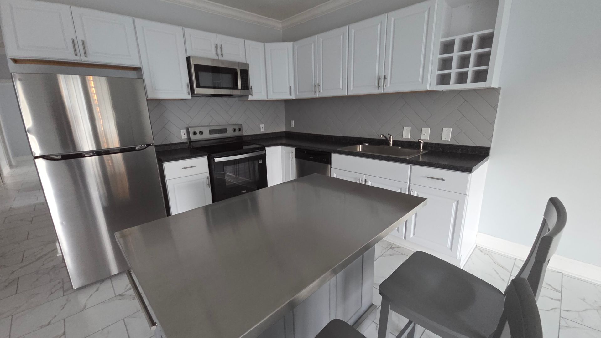 Columbus Apartment: 8082 Veterans Pkwy