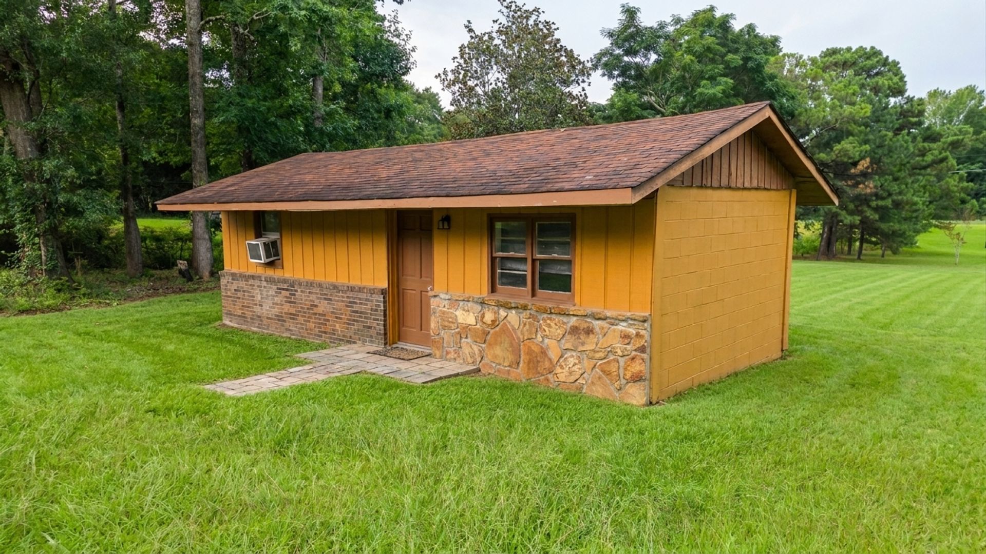 shiloh House: 177 dairy loop