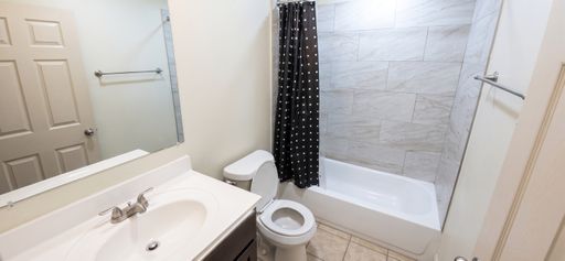 Spacious 3-Bed, 2-Bath Apartment in the Heart of Buena Vista! – photo 1