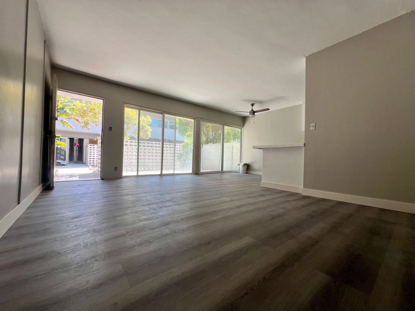 Los Angeles Apartment: 4808-4816 August Street